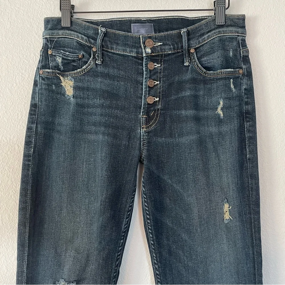 Anthropologie’s MOTHER The Pixie Dropout Boyfriend Jeans in Jaded and Torn - 25 - Picture 5 of 9